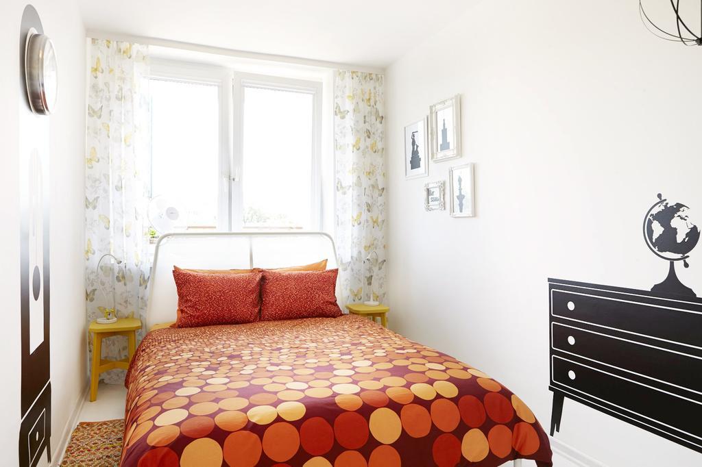 Lovely Sunny Flat In City Center ワルシャワ 部屋 写真